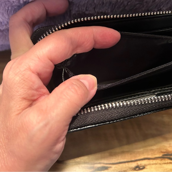 Guess purse and wallet - Picture 7 of 10